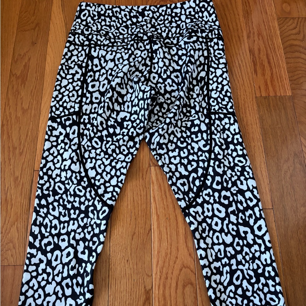 * | ZYIA | leggings. Size M (8-10).